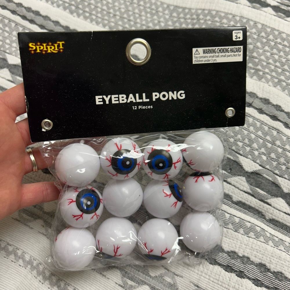 Spirit White Eyeball Game Set